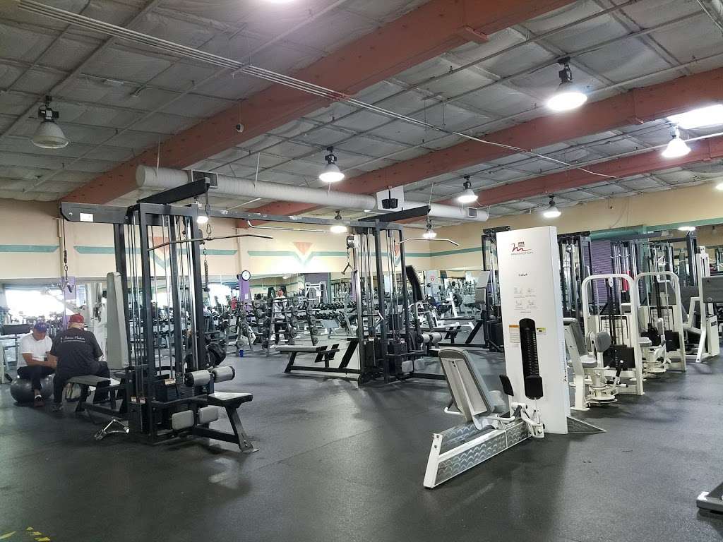 24 Hour Fitness | 1650 Industrial Rd, San Carlos, CA 94070, USA | Phone: (650) 595-3000