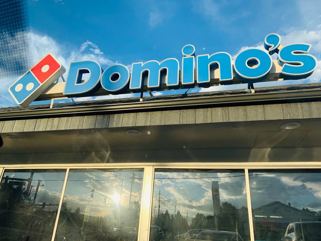 Dominos Pizza | 906 S Sheridan Blvd, Denver, CO 80226 | Phone: (303) 922-6293