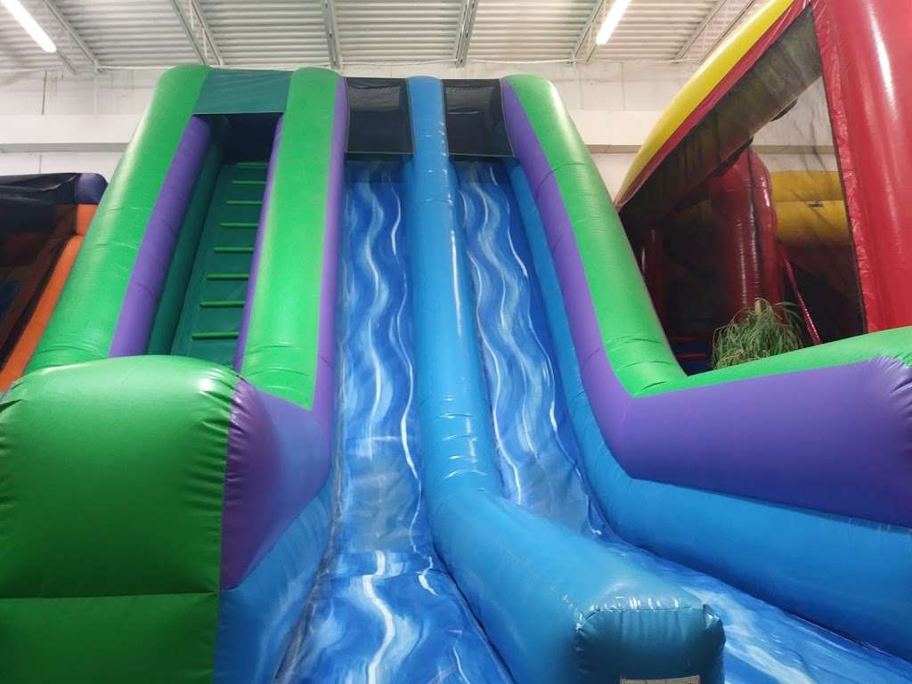 Jumpers Family Fun Zone | 5117 West Chester Pike, Newtown Square, PA 19073, USA | Phone: (610) 353-3377