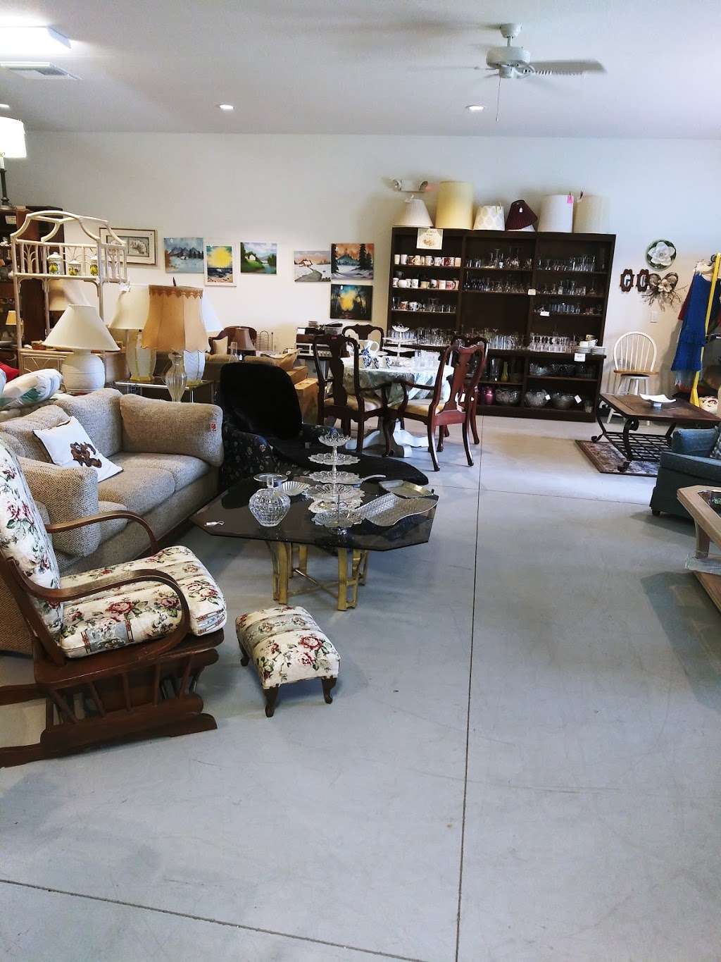 Presbyterian Thrift Store | 674 Silver Rd, Ocala, FL 34472 | Phone: (352) 687-1119