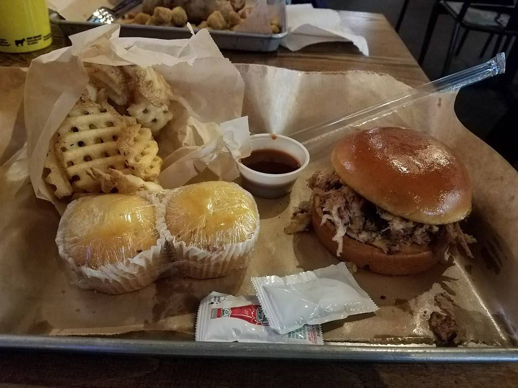 Dickeys Barbecue Pit | 3090 Courthouse Ln Ste 100, Eagan, MN 55121, USA | Phone: (651) 905-7725