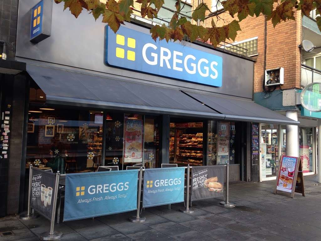 Greggs | 312 Clapham Rd, London SW9 9AE, UK | Phone: 020 7622 3091