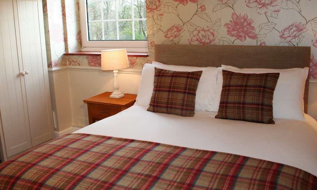 Waterhall Country Hotel | Prestwood Lane, Ifield Wood, Crawley RH11 0LA, UK | Phone: 01293 520002