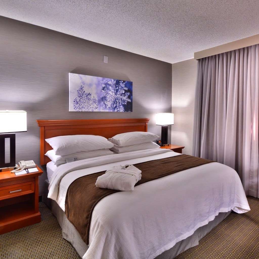 Embassy Suites by Hilton Denver Stapleton | 4444 Havana St, Denver, CO 80239, USA | Phone: (303) 375-0400