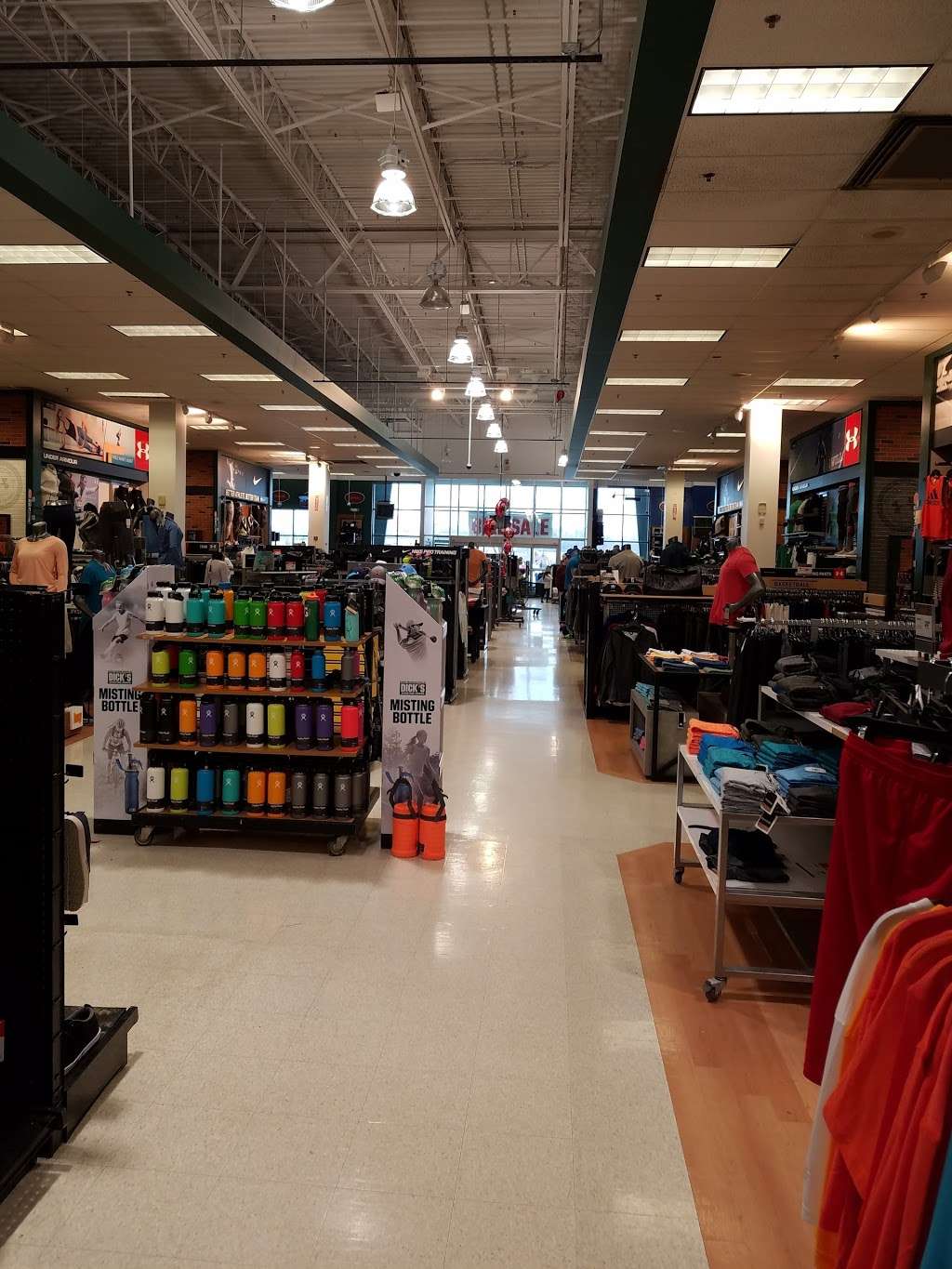 DICKS Sporting Goods | 500 W Germantown Pike, Plymouth Meeting, PA 19462, USA | Phone: (610) 260-4400