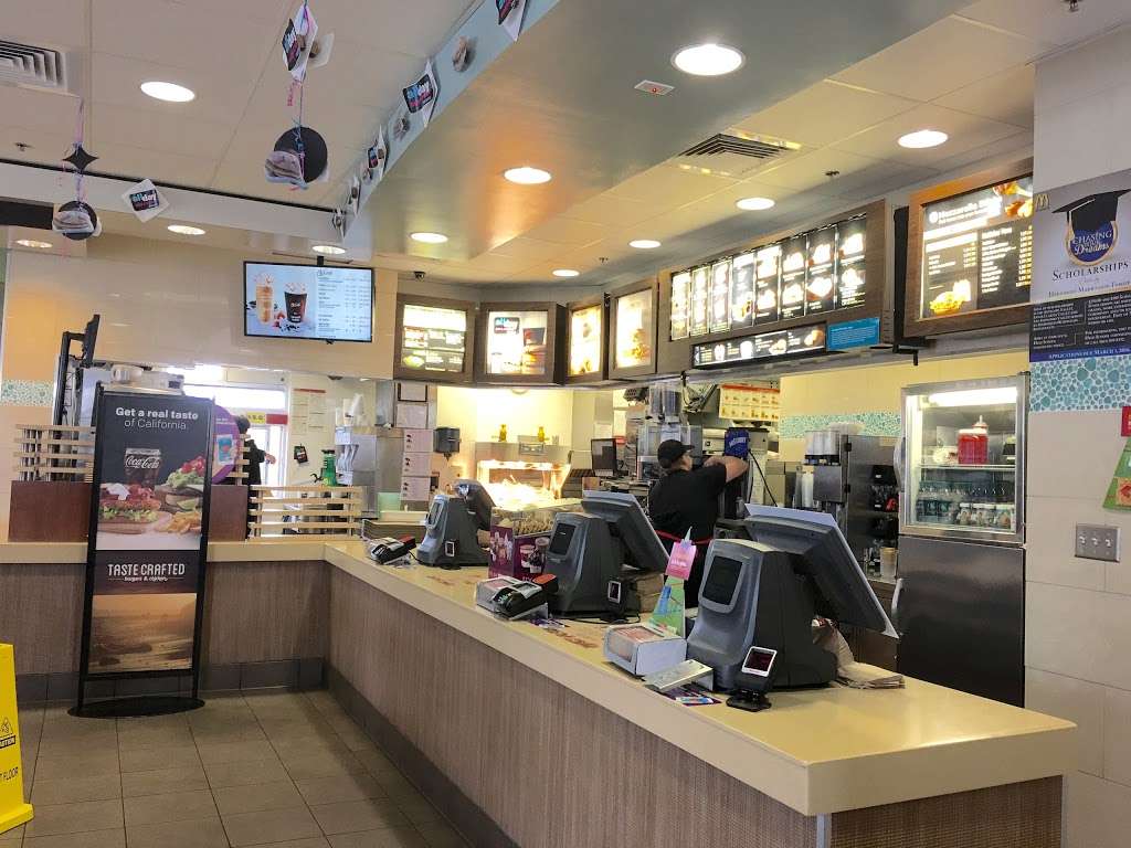 McDonalds | 19401 Golden Valley Rd, Santa Clarita, CA 91387 | Phone: (661) 250-4842