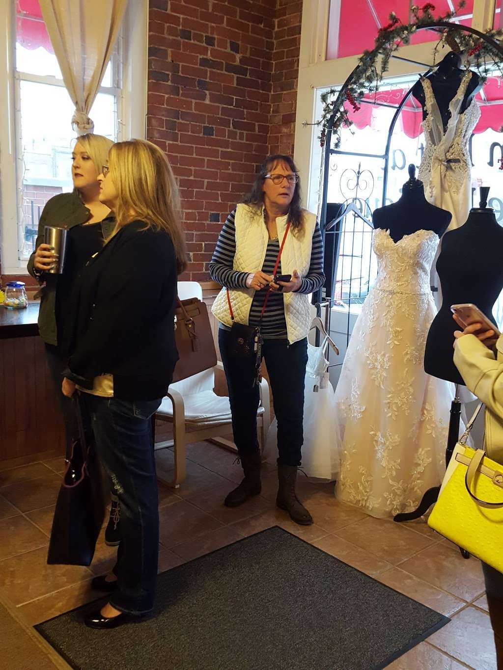 Unique Boutique Bridal and Prom | 33 N Washington St, Knightstown, IN 46148, USA | Phone: (317) 586-8061