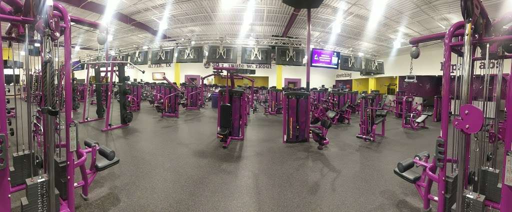 Planet Fitness | 1701 Fairway Dr Ste B, Alvin, TX 77511, USA | Phone: (281) 968-1694