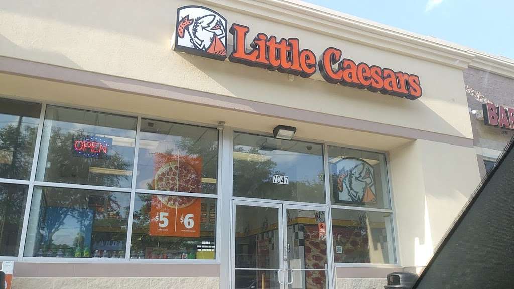 Little Caesars Pizza | 7045 Clarcona Ocoee Rd, Orlando, FL 32818, USA | Phone: (407) 299-7450