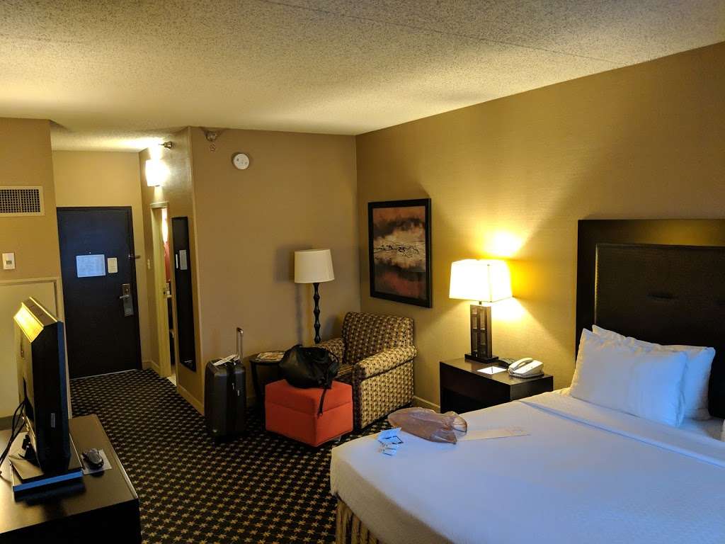 Crowne Plaza Indianapolis-Airport | 2501 South High School Road, Indianapolis, IN 46241 | Phone: (317) 244-6861