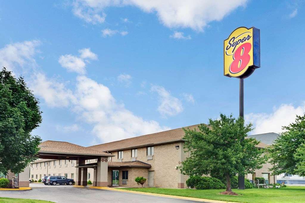 Super 8 by Wyndham Kokomo | 5110 Clinton Ave, Kokomo, IN 46902, USA | Phone: (765) 252-1938