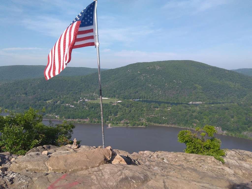 Anthonys Nose II - Trail Head | Bear Mountain Bridge Rd, Cortlandt, NY 10567