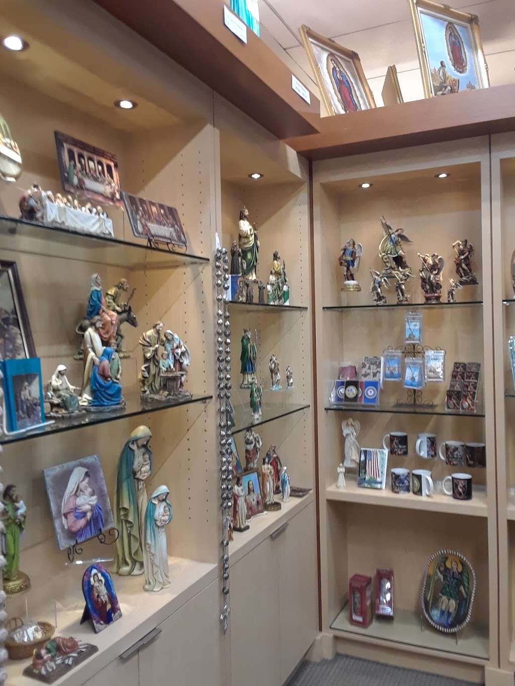 Cathedral Gift Shop | 555 W Temple St, Los Angeles, CA 90012, USA | Phone: (213) 680-5277