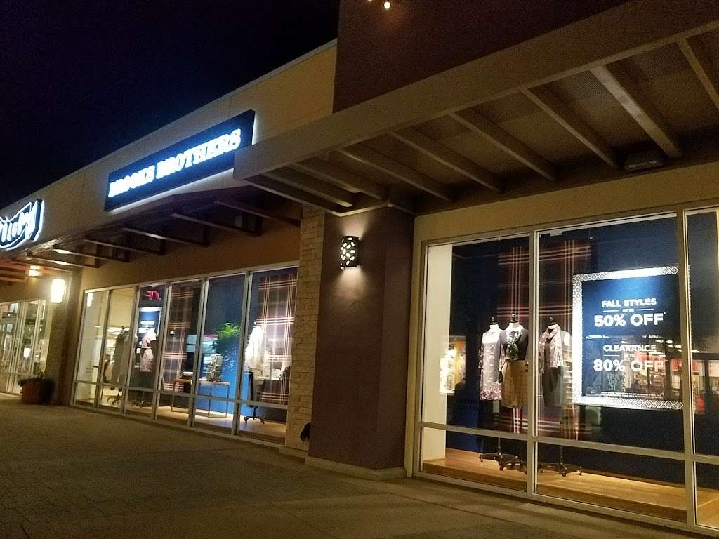 Brooks Brothers Factory Outlet | 4976 Premium Outlets Way Ste 400, Chandler, AZ 85226, USA | Phone: (480) 639-1740