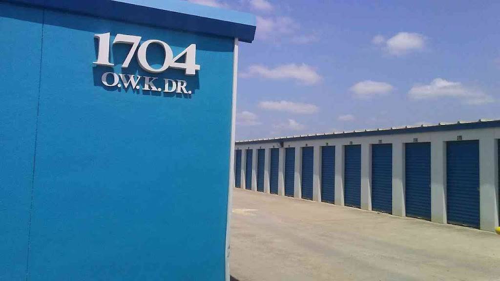 Store It All Self Storage - Loop 20 | 1704 Owk Dr, Laredo, TX 78043, USA | Phone: (956) 267-5588