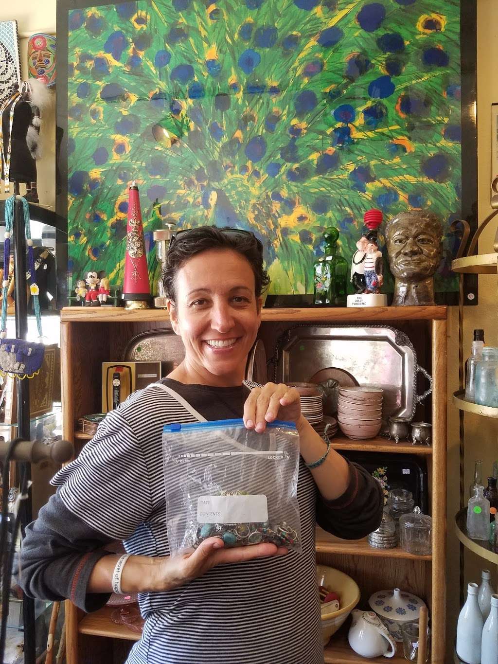 Leslies Antiques & Consignment Store | 1345 E Broadway, Long Beach, CA 90802, USA | Phone: (562) 983-0992