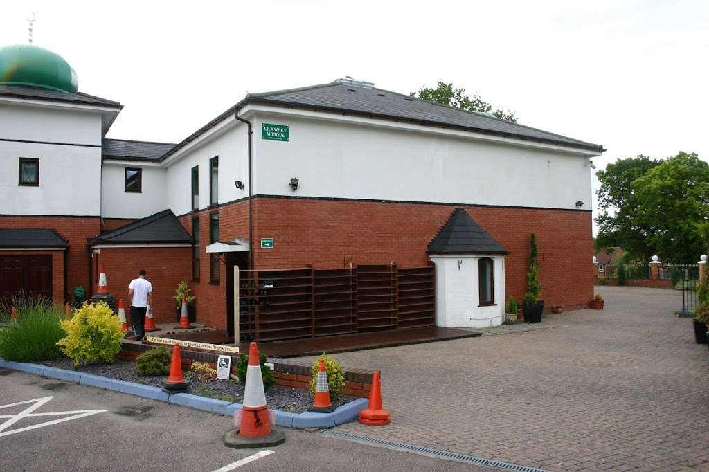 Crawley Mosque | Crawley Mosque, Broadwood Rise, Crawley RH11 9SE, UK | Phone: 01293 553070