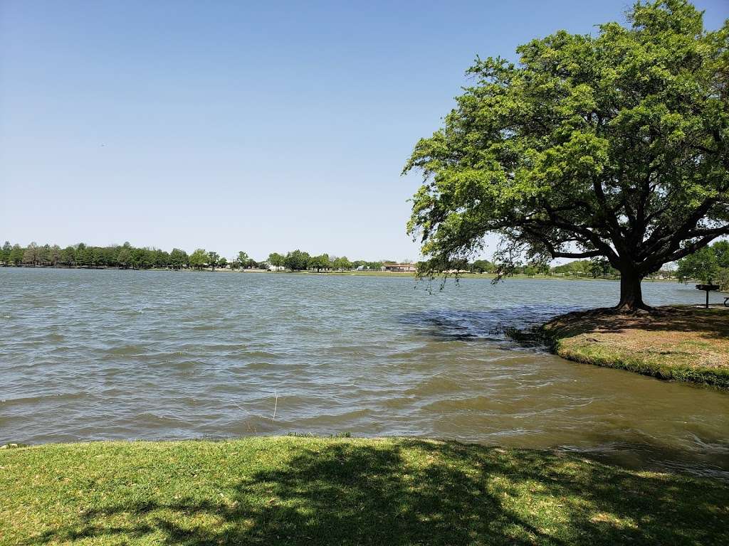 Bachman Lake Park | 3500 W Northwest Hwy, Dallas, TX 75220, USA | Phone: (214) 670-4100