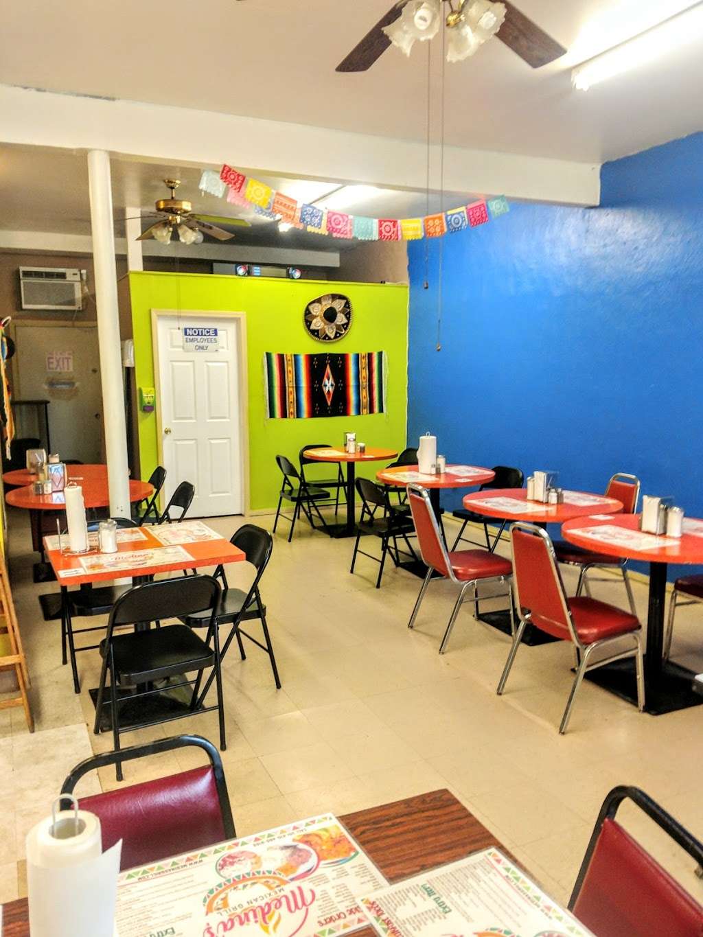 Medinas Mexican Grill | 2711 S Flores St, San Antonio, TX 78204 | Phone: (210) 460-9155