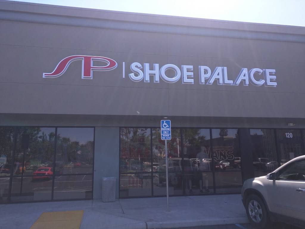 Shoe Palace | 5150 E Kings Canyon Rd, Fresno, CA 93727, USA | Phone: (559) 458-0805