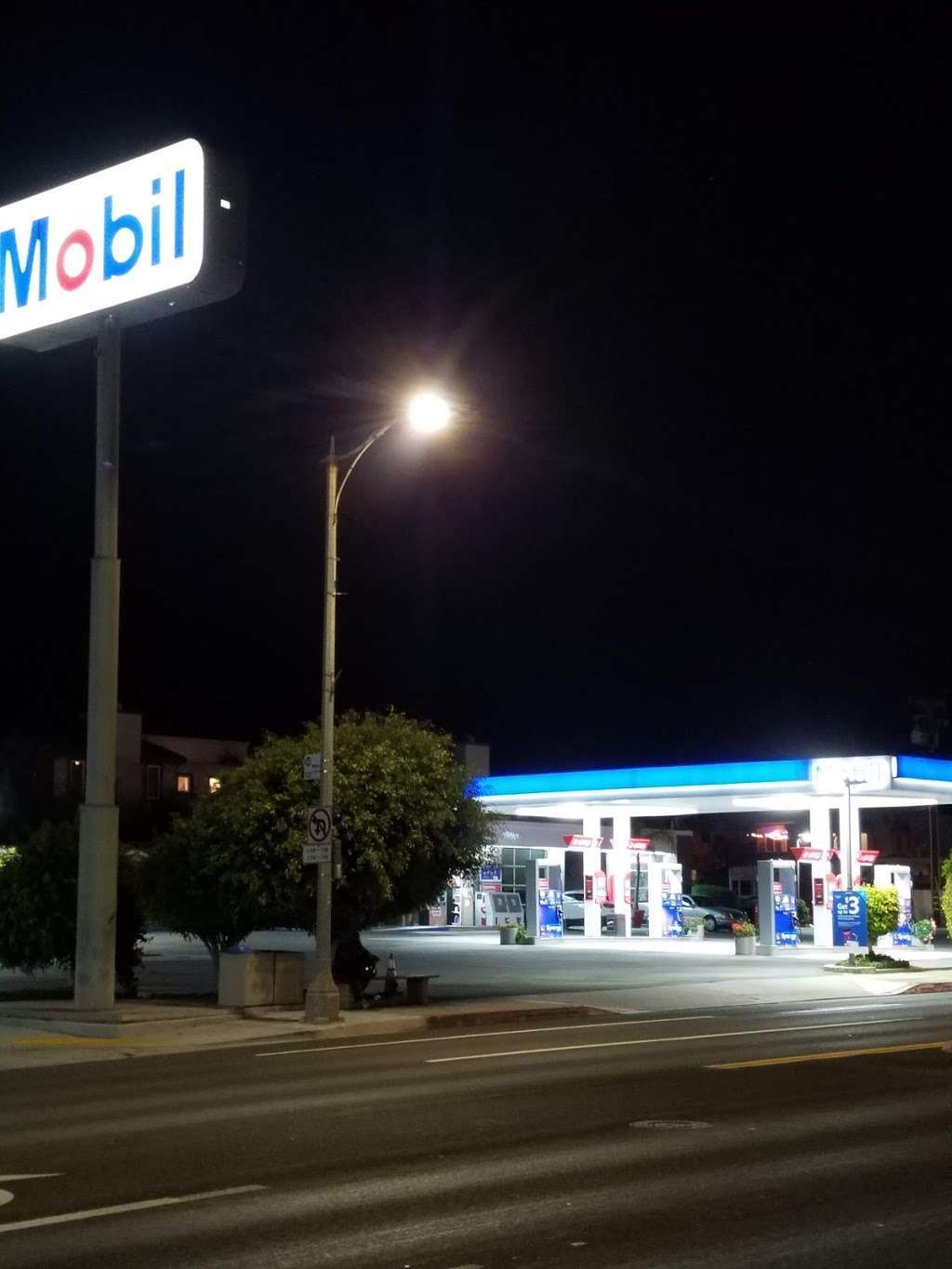 Mobil | 931 Pacific Coast Hwy, Hermosa Beach, CA 90254, USA | Phone: (310) 374-6007