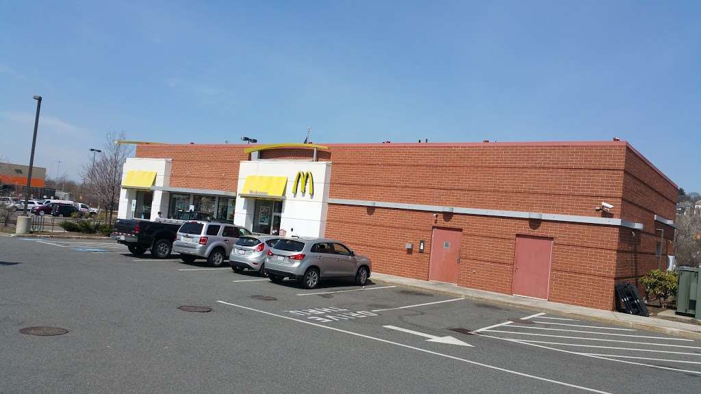 McDonalds | 1018 Revere Beach Pkwy, Chelsea, MA 02150, USA | Phone: (617) 884-4898
