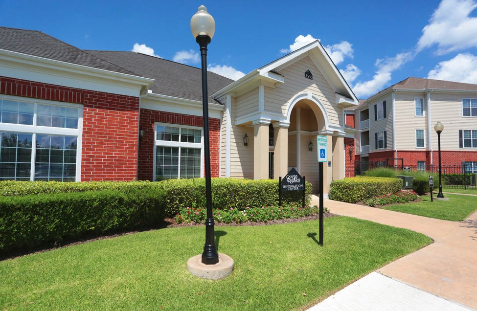 City Parc II at West Oaks | 3530 Green Crest Dr, Houston, TX 77082, USA | Phone: (832) 379-0300