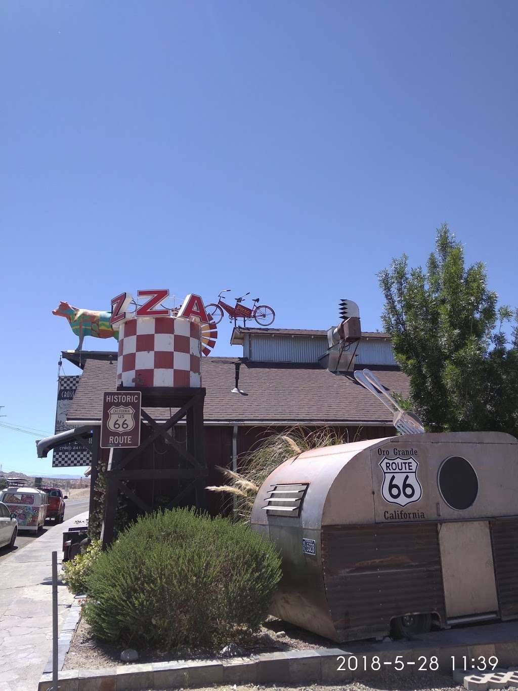 One Mans Junk | 19260 National Trails Hwy, Oro Grande, CA 92368, USA | Phone: (760) 308-7648