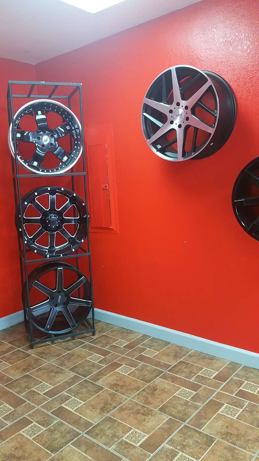 USA Tire & Wheel | 4831 Farm to Market 1960 Road East, Humble, TX 77338, USA | Phone: (281) 441-8473