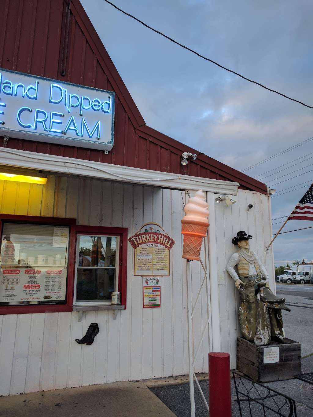 Ice Cream Corral | 202 E 6th St, New Castle, DE 19720 | Phone: (302) 322-1211