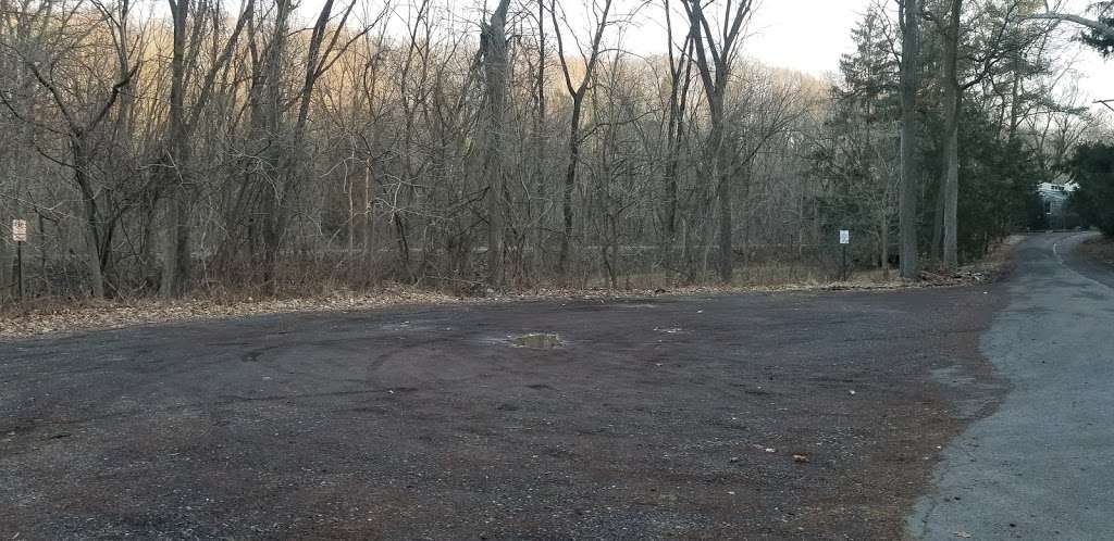 Pennypack Trail Parking | 1701-1949 Old Huntingdon Pike, Huntingdon Valley, PA 19006