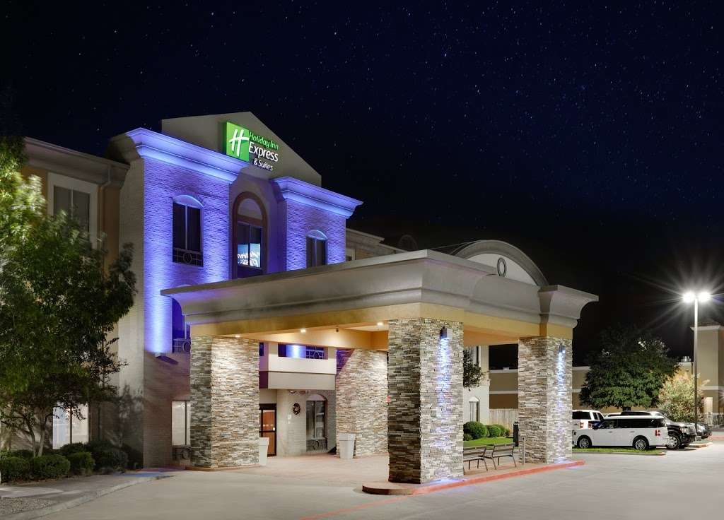 Holiday Inn Express & Suites Duncanville | 1035 E Hwy 67, Duncanville, TX 75137, USA | Phone: (972) 298-8000