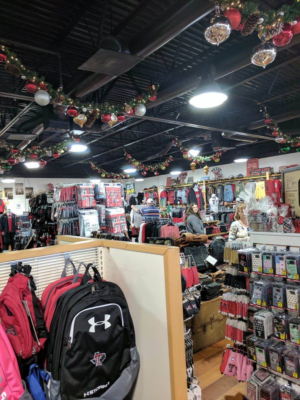 Red Raider Outfitter - Southwest | 6816 Slide Rd, Lubbock, TX 79424, USA | Phone: (806) 771-1070