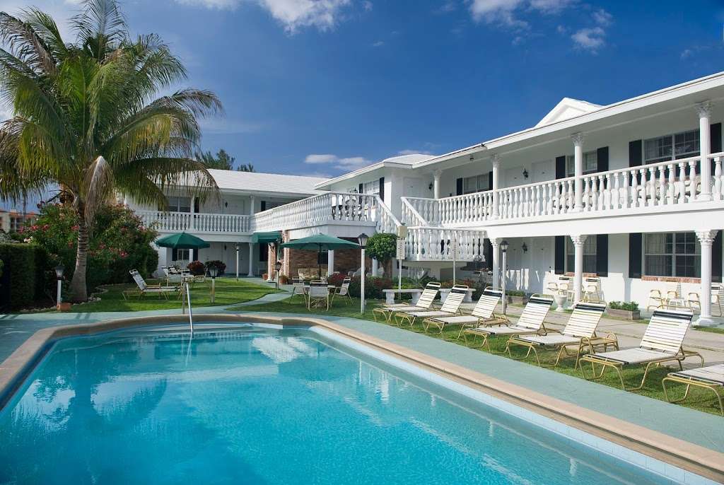 Carriage House Resort Motel | 250 SE 20th Ave, Deerfield Beach, FL 33441, USA | Phone: (954) 427-7670
