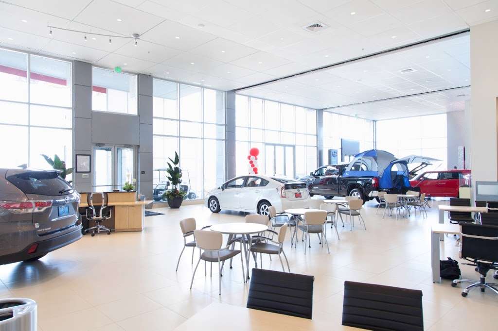 Groove Toyota | 5460 S Broadway, Englewood, CO 80113, USA | Phone: (303) 800-9063