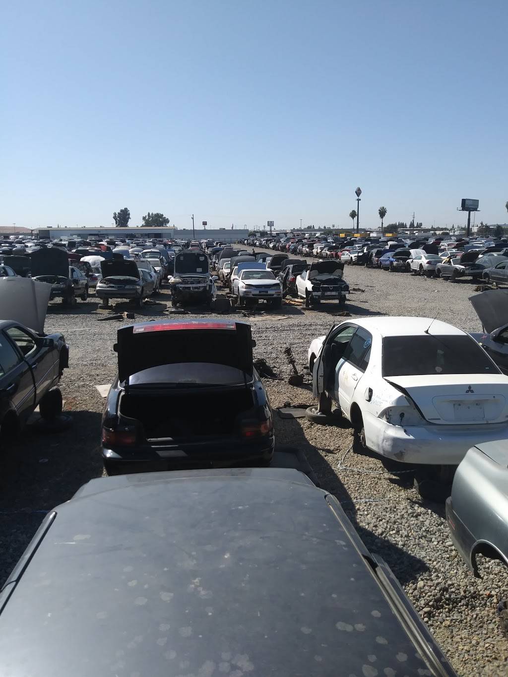 Pick-n-Pull Cash For Junk Cars | 3230 E Jensen Ave, Fresno, CA 93706, USA | Phone: (559) 233-3881