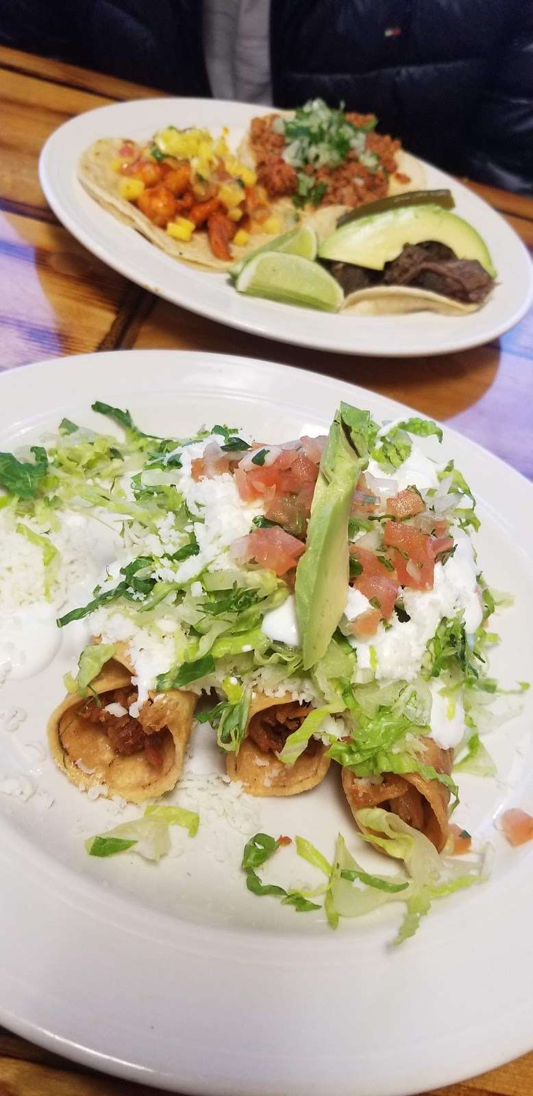 La Casa De Los Tacos | 290 County Ave, Secaucus, NJ 07094, USA | Phone: (201) 601-0909