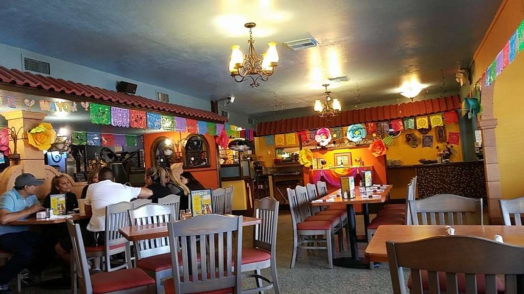 El Jardin Restaurant | 7849 Harrisburg Blvd, Houston, TX 77012 | Phone: (713) 921-3633