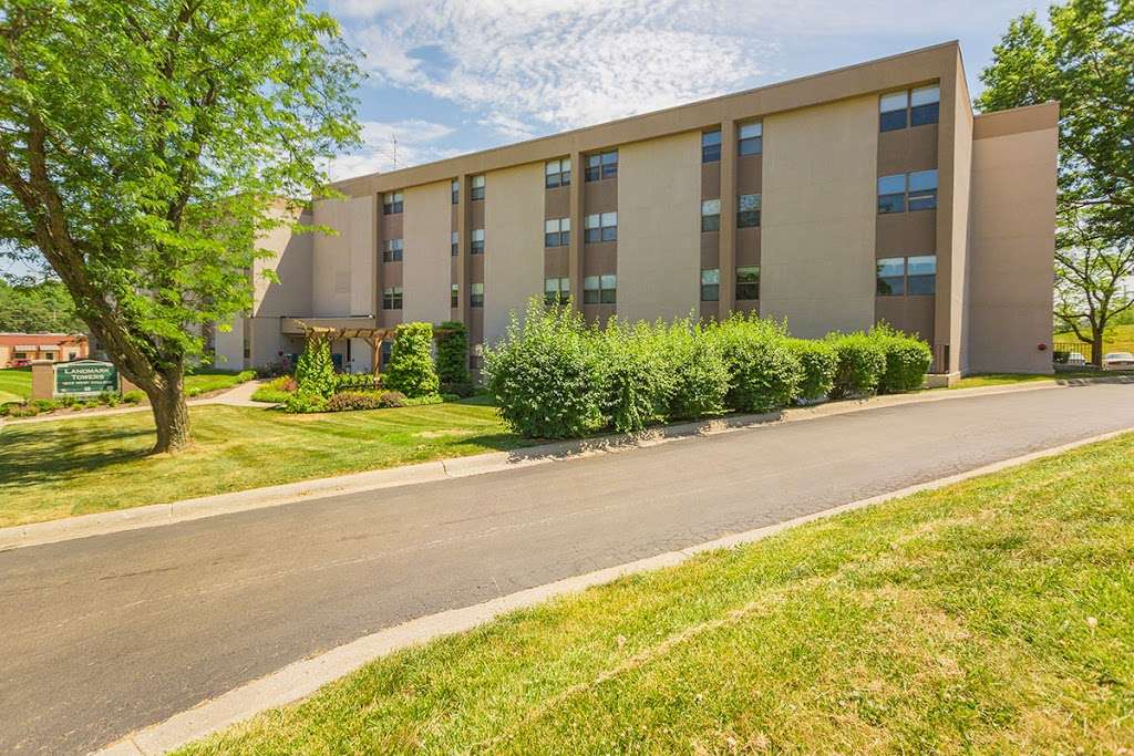 Landmark Towers Apartments | 1203 W College St, Liberty, MO 64068 | Phone: (816) 781-5410