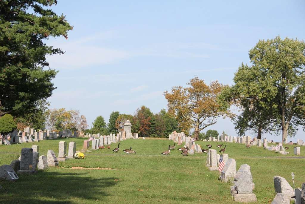 Greenlawn Cemetery | 114 N. Main Street, Sumneytown Pike, North Wales, PA 19445 | Phone: (215) 699-7323