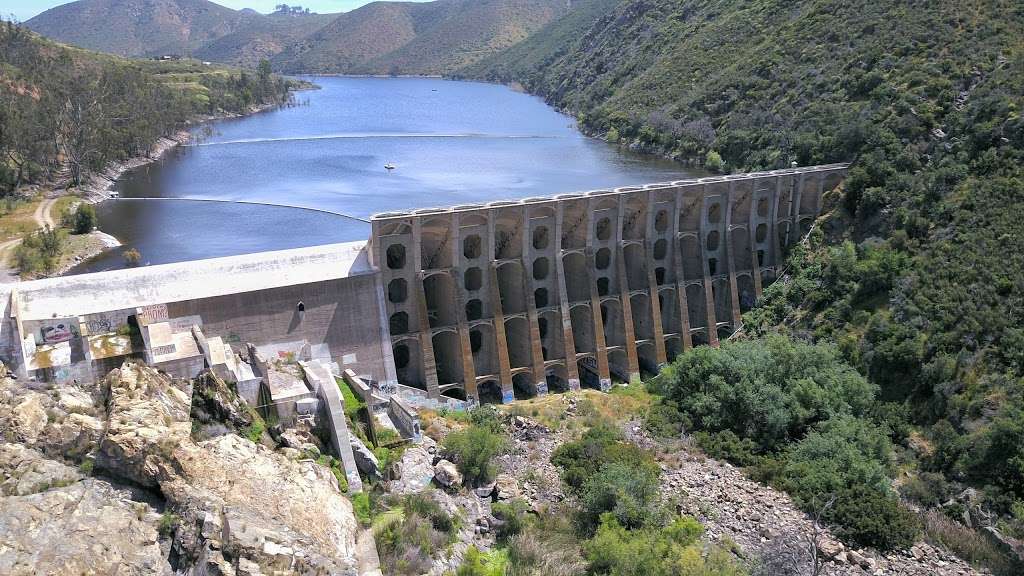 Lake Hodges Dam Trailhead | 9453 Del Dios Rd #8917, Escondido, CA 92029, USA