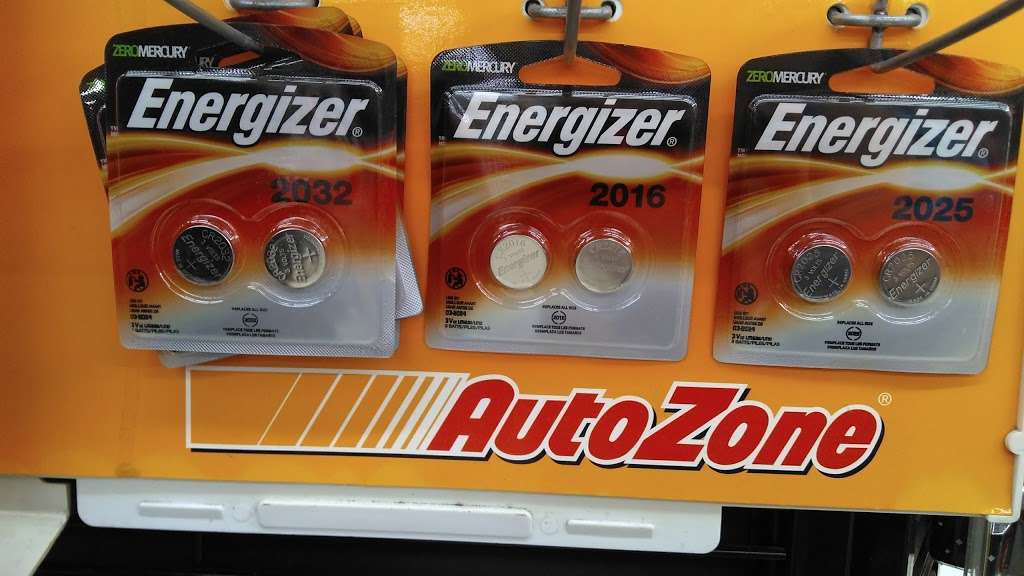 AutoZone Auto Parts | 3863 E Washington St, Indianapolis, IN 46201, USA | Phone: (317) 351-1972