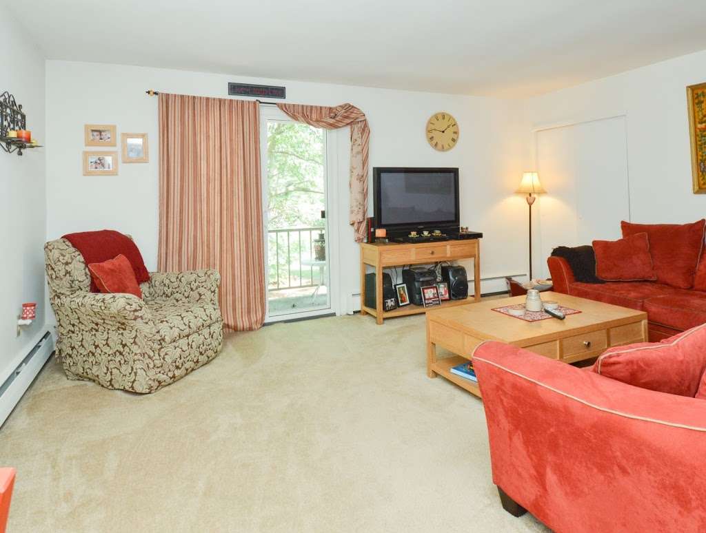 Independence Crossing Apartments | 10 Lexington Dr, Phoenixville, PA 19460 | Phone: (610) 933-0250