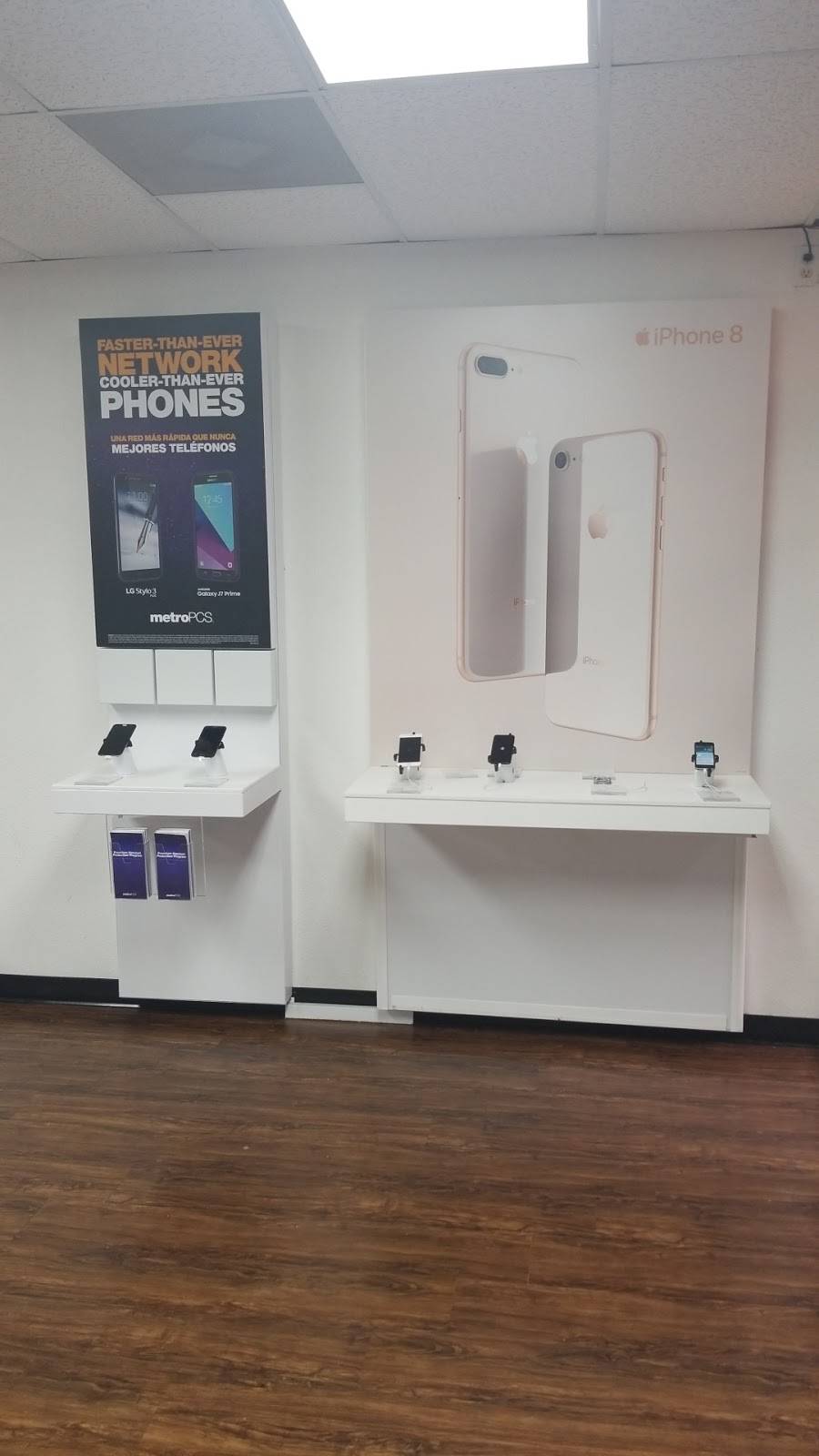 Metro by T-Mobile | 2001 Ayers St Ste B, Corpus Christi, TX 78404, USA | Phone: (210) 338-2409