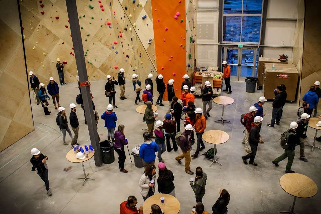 Übergrippen Indoor Climbing Crag | 8610 E 21st Ave, Denver, CO 80238 | Phone: (720) 592-0716