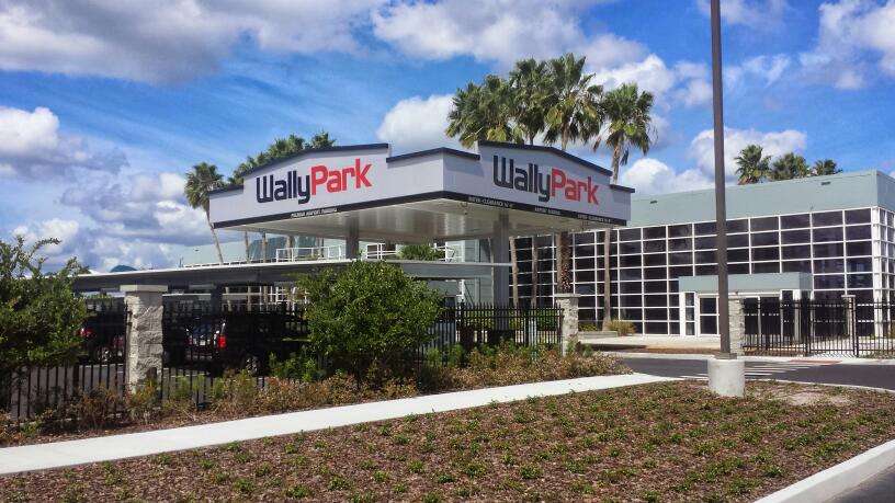 WallyPark Airport Parking | 5601 Butler National Dr, Orlando, FL 32812 | Phone: (407) 513-4696