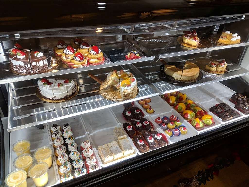 The Mayflower Bakery | 529 S Camp Meade Rd B-109, Linthicum Heights, MD 21090, USA | Phone: (443) 883-3441