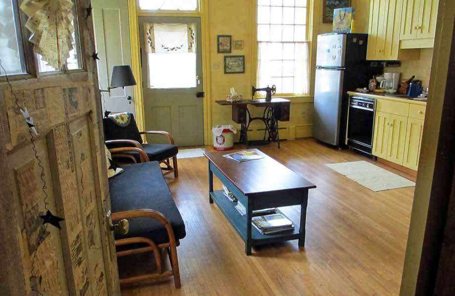 Mussers Historic Country Suites | 56 Main St, New Providence, PA 17560, USA | Phone: (717) 786-8974