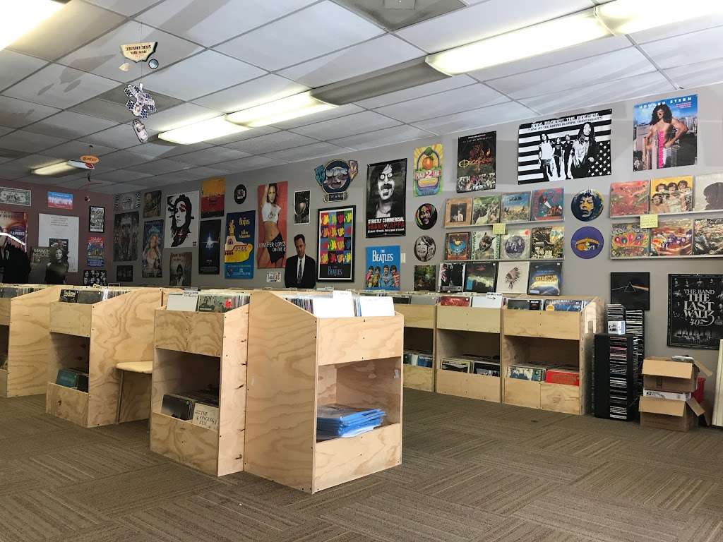 Triangle Vinyl | 1208 Bowman St, Clermont, FL 34711 | Phone: (407) 408-5751