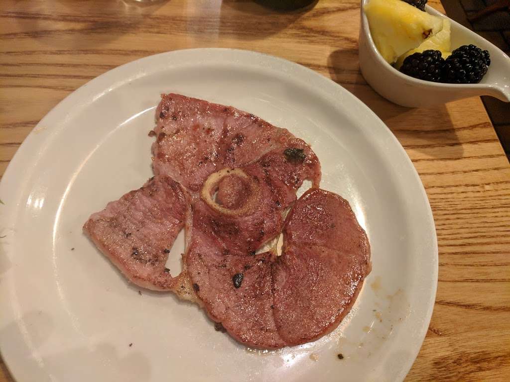 Cracker Barrel Old Country Store | 9450 US-441, Leesburg, FL 34788, USA | Phone: (352) 315-8447